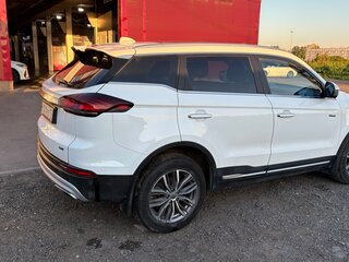 2023 Geely Atlas Pro, белый, 2299999 рублей, вид 4