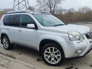 2011 Nissan X-Trail II Рестайлинг, серебристый, 1500000 рублей, вид 2
