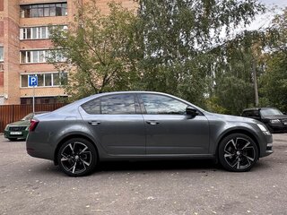 2017 Skoda Octavia III (A7) Рестайлинг, серый, 1650000 рублей, вид 4