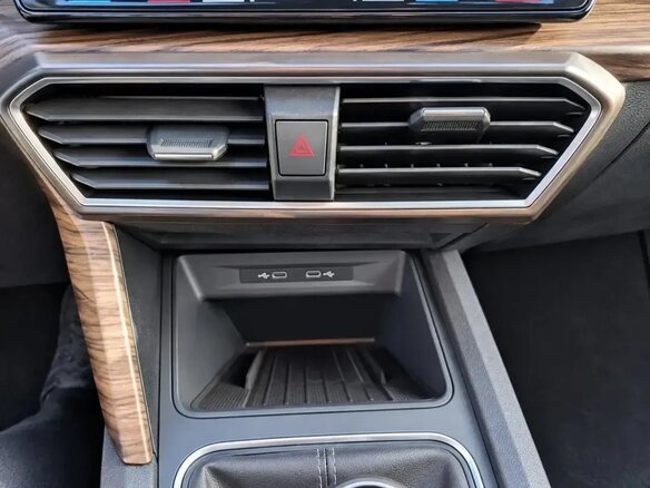 2022 SEAT Leon IV, пурпурный, 1972000 рублей - вид 13