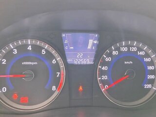 2012 Hyundai Solaris I, синий, 700000 рублей, вид 5