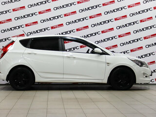 2015 Hyundai Solaris I Рестайлинг, белый, 805550 рублей, вид 3