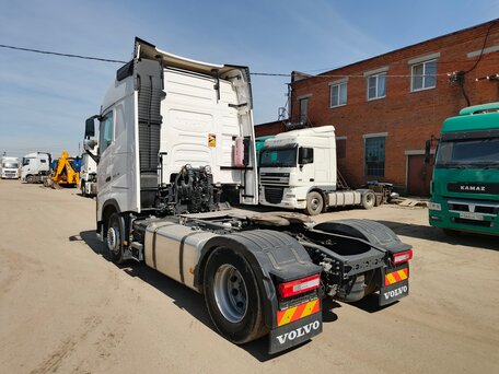 2020 Volvo FH, белый, 10000000 рублей, вид 4