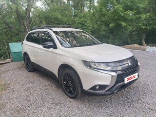 2020 Mitsubishi Outlander III Рестайлинг 3, белый, 1700000 рублей, вид 2