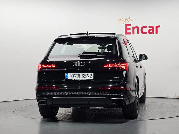 2026 Audi Q7 55 TFSI II (4M) Рестайлинг 2, чёрный, 12000000 рублей - вид 3
