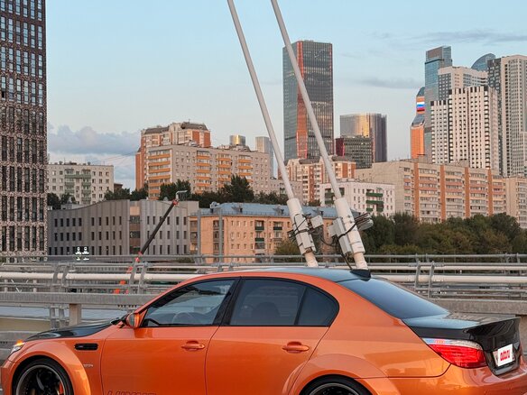 2005 BMW M5 IV (E60/E61), оранжевый, 4000000 рублей - вид 18