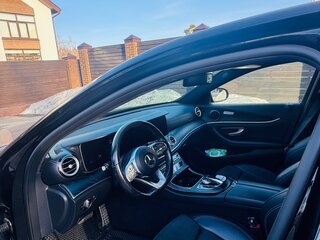 2019 Mercedes-Benz E-Класс 200 V (W213, S213, C238), чёрный, 3090000 рублей, вид 4