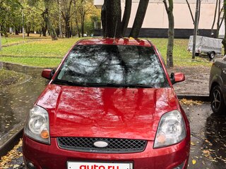 2008 Ford Fiesta Mk5, красный, 700000 рублей, вид 2