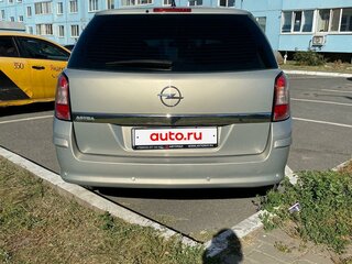 2011 Opel Astra H Рестайлинг, бежевый, 420000 рублей, вид 3