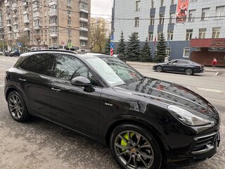 2020 Porsche Cayenne E-Hybrid III, чёрный, 8700000 рублей, вид 4