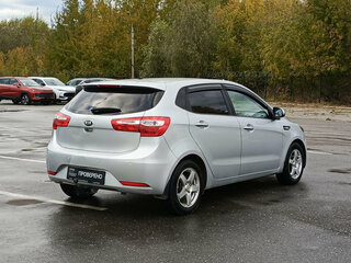2014 Kia Rio III, серебристый, 710000 рублей, вид 5