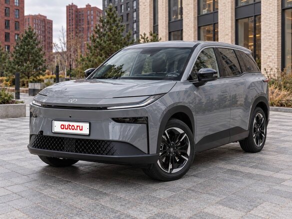 2026 Toyota bZ3X 58.3 kWh, серый, 2729512 рублей