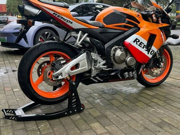 2007 Honda CBR 600RR, оранжевый, 310000 рублей - вид 2