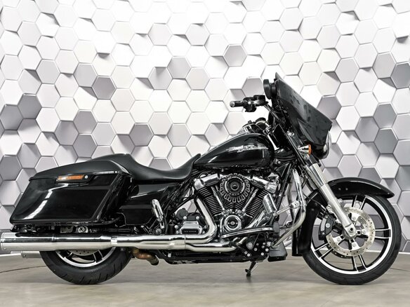 2016 Harley-Davidson Street Glide Special, чёрный, 1777000 рублей - вид 2