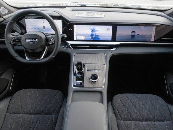 2026 Geely Monjaro I Рестайлинг, серый, 4905990 рублей - вид 14