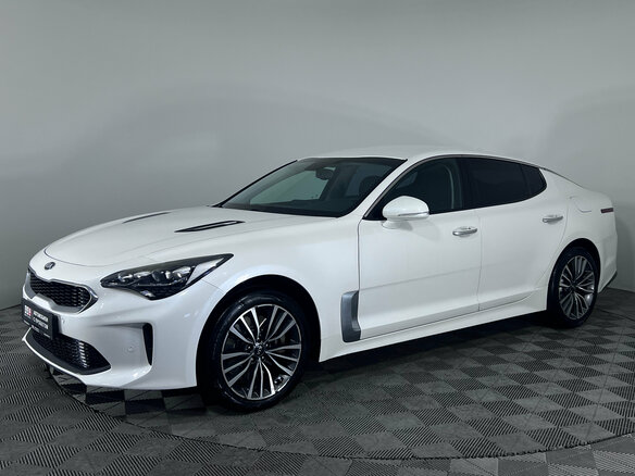 2018 Kia Stinger I, белый, 2330000 рублей
