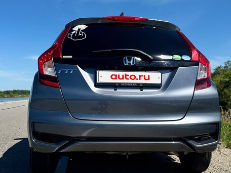 2019 Honda Fit III Рестайлинг, серый, 1200000 рублей, вид 3