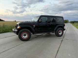 2020 Jeep Wrangler IV (JL), чёрный, 3850000 рублей, вид 4