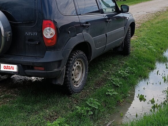 2018 Chevrolet Niva I Рестайлинг, чёрный, 630000 рублей - вид 2