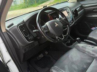 2015 Mitsubishi Outlander III Рестайлинг 2, белый, 1850000 рублей, вид 5