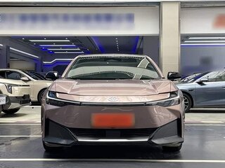 2026 Toyota bZ3, серый, 3200006 рублей, вид 2