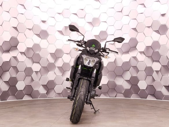 2018 Kawasaki Z 650, чёрный - вид 4
