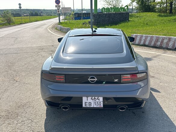 2023 Nissan Z, серый, 6970000 рублей - вид 4
