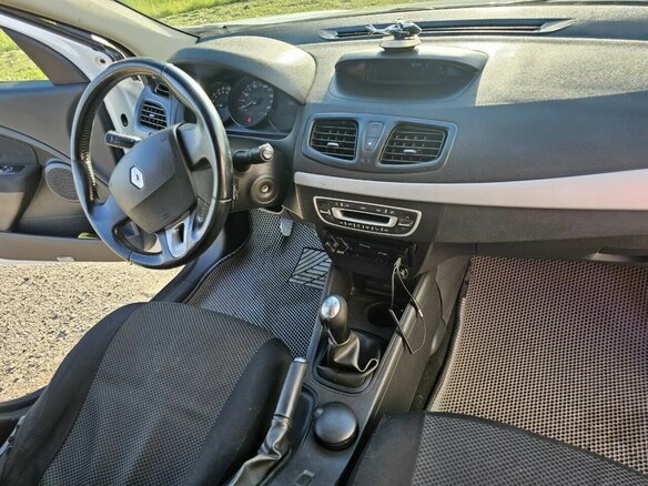 2012 Renault Fluence I, белый, 660000 рублей - вид 3