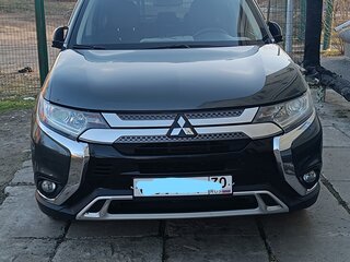 2018 Mitsubishi Outlander III Рестайлинг 3, серый, 1780000 рублей, вид 5