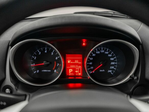 2013 Mitsubishi ASX I, красный - вид 9
