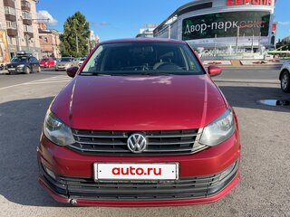 2016 Volkswagen Polo V Рестайлинг, красный, 1000000 рублей, вид 4