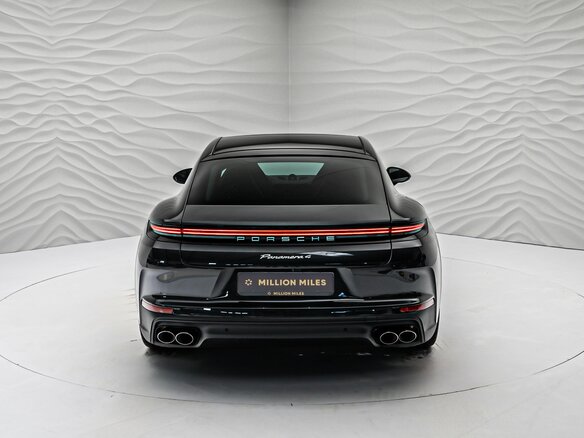 2026 Porsche Panamera 4 III, чёрный, 20499000 рублей - вид 4