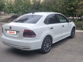 2018 Volkswagen Polo V Рестайлинг, белый, 650000 рублей, вид 3