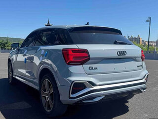 2025 Audi Q2 35 TFSI I Рестайлинг, серебристый, 2800000 рублей, вид 4