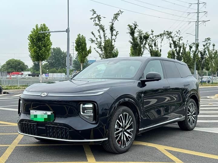 Открыть фотографии: Changan Qiyuan Q07