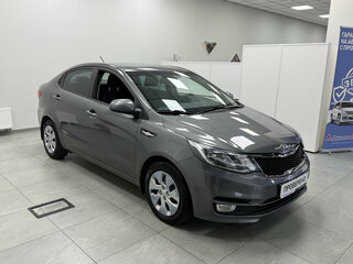 2016 Kia Rio III Рестайлинг, серый, 840000 рублей, вид 3