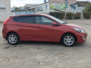 2011 Hyundai Solaris I, красный, 750000 рублей, вид 4