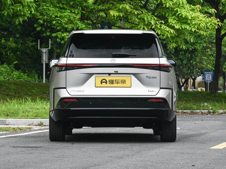 2026 Toyota bZ3X 58.3 kWh, серебристый, 3259000 рублей, вид 5