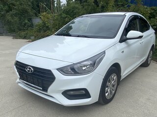 2017 Hyundai Solaris II, белый, 815000 рублей, вид 2
