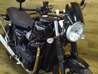 2016 Triumph Street Twin, чёрный, 685000 рублей, вид 4