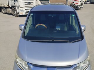 2015 Honda Stepwgn V, серебристый, 1800000 рублей, вид 2