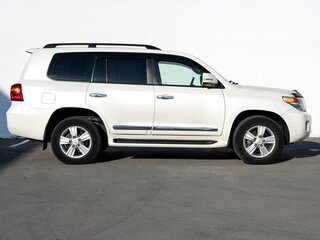 2015 Toyota Land Cruiser 200 Series Рестайлинг 1, белый, 5150000 рублей, вид 5