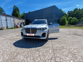 2021 BMW X7 40i I (G07), белый, 6700000 рублей, вид 2