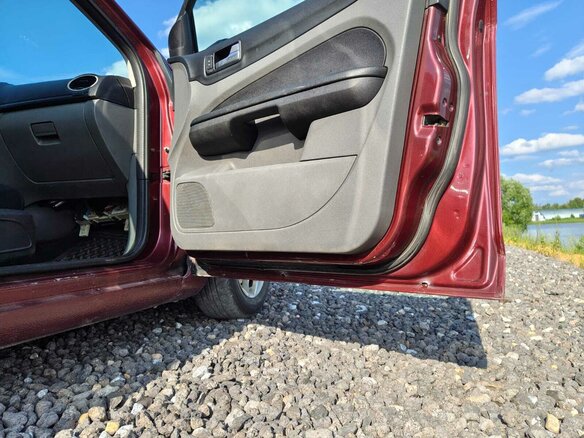 2009 Ford Focus II Рестайлинг, красный, 450000 рублей - вид 12