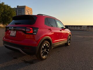 2019 Volkswagen T-Cross I, красный, 1670000 рублей, вид 4