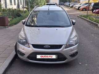 2010 Ford Focus II Рестайлинг, серебристый, 1000000 рублей, вид 4