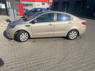 2014 Kia Rio 6-speed III, бежевый, 758000 рублей, вид 1