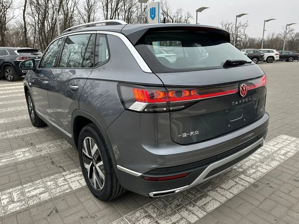 2023 Volkswagen Tayron I Рестайлинг, серый - вид 4
