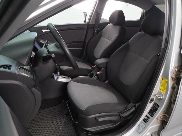 2012 Hyundai Solaris I, серебристый, 574000 рублей - вид 9