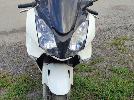 2005 Honda VFR 800, белый, 410000 рублей, вид 1